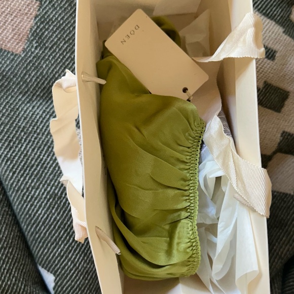 Doen Lime Green Satin Shorts with Cream Lace Trim - Picture 2 of 2